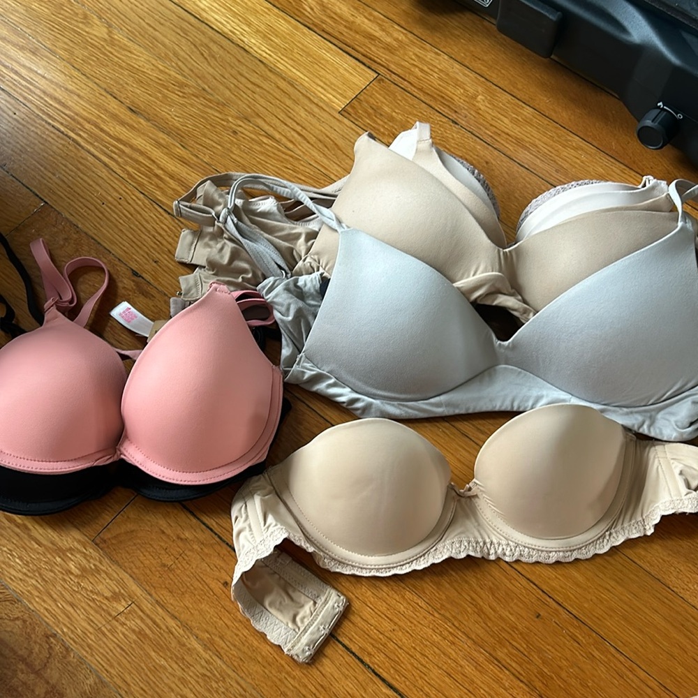 Lot of 9 bras - 2 28C from VS, 7 30B from VS/aerie